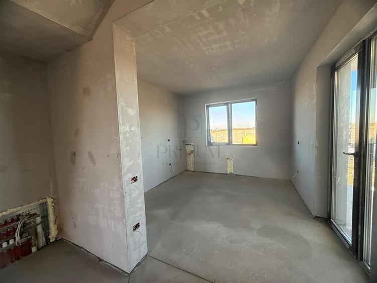 Duplex cu 4 camere cu Canalizare în Moșnița Nouă