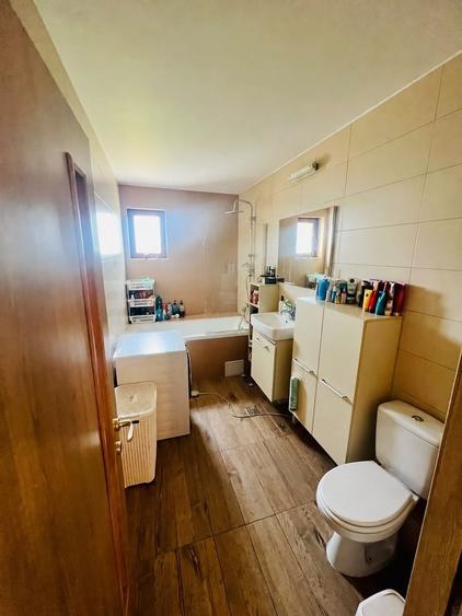 Apartament cu 3 camere decomandat, mobilat în Exterior Sud