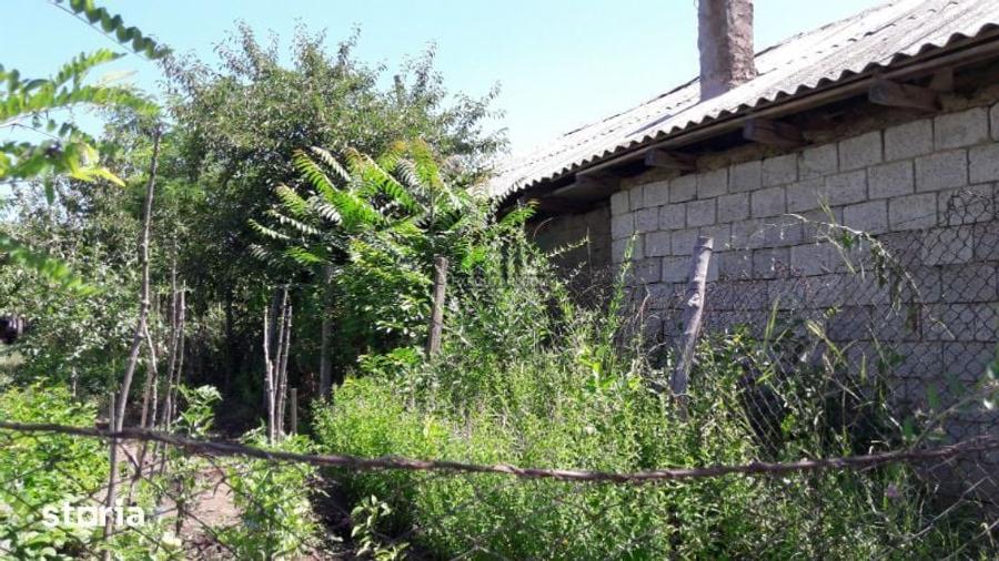 Casa 51 m2 + Teren intravilan - 848 m2, Husi - 5