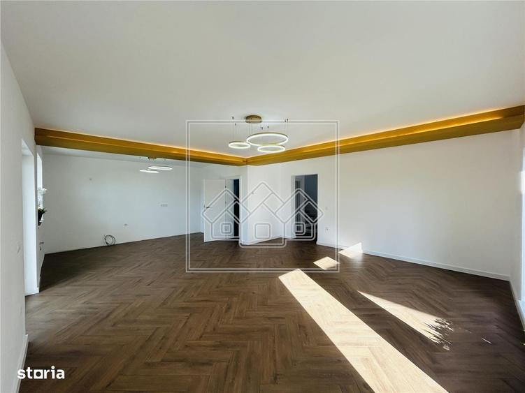 Casă cu 4 camere în Daia