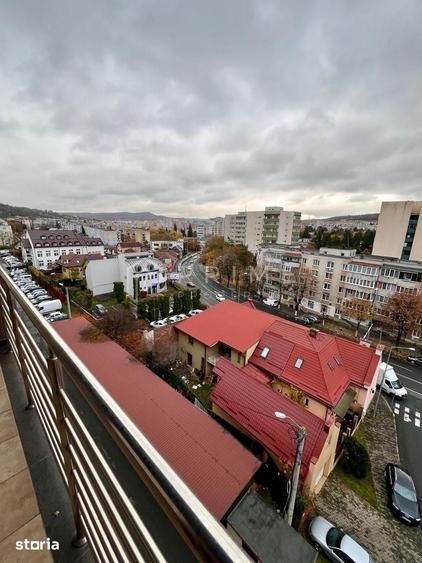 Apartament cu 4 camere în Tudor Vladimirescu