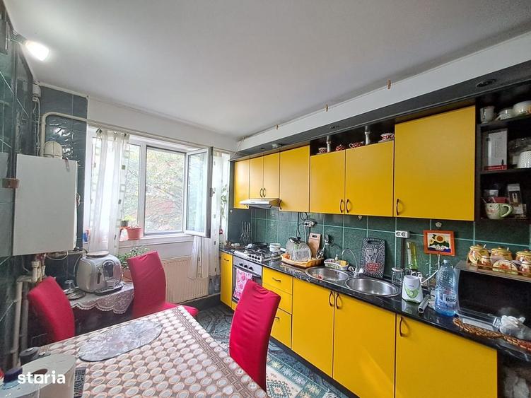 Apartament cu 4 camere în Tecuci