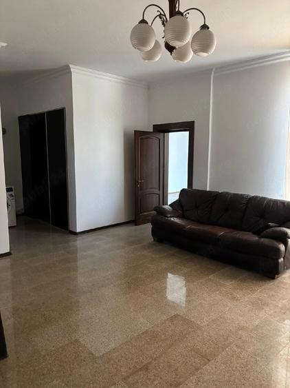 Casă cu 6 camere cu Teren 200 Mp în Tomis II