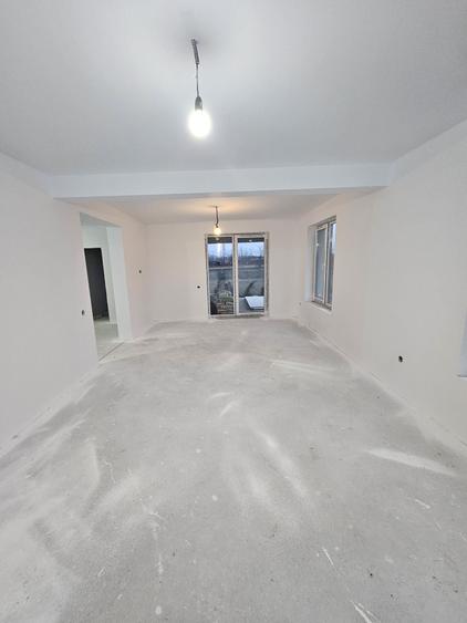 Casă cu 3 camere în Crăciunelu de Jos
