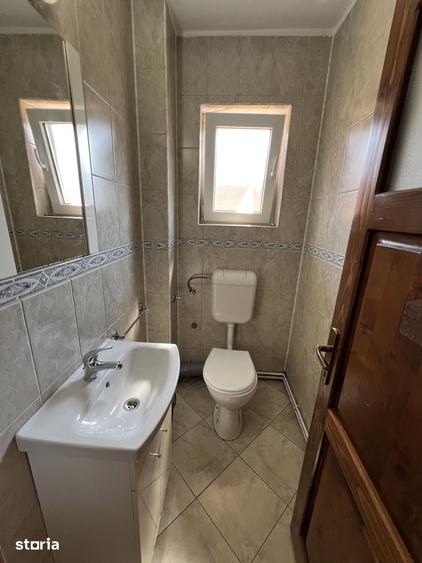 Apartament cu 3 camere decomandat în Turnișor