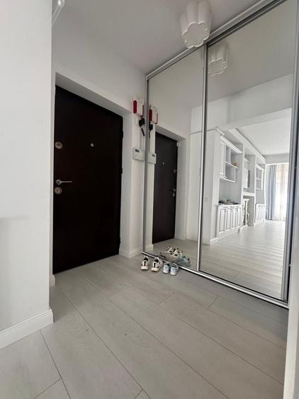 Apartament cu 3 camere decomandat, mobilat în Aviației