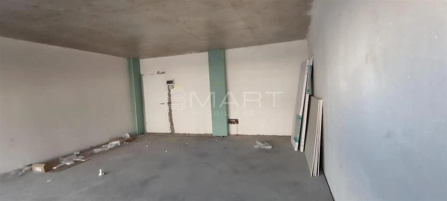 Spațiu comercial, de 40 mp, în Tractorul