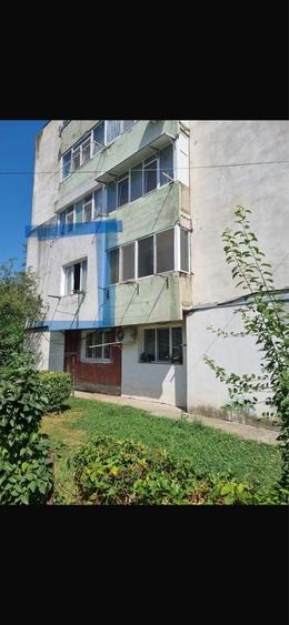 Apartament cu 3 camere decomandat în Tineretului