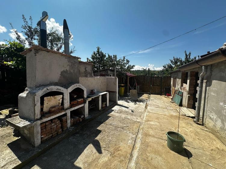 Casă individuală cu 3 camere cu Canalizare în Ruși