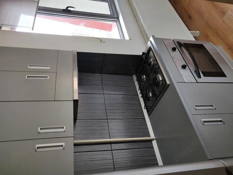 Apartament cu 3 camere decomandat în Central