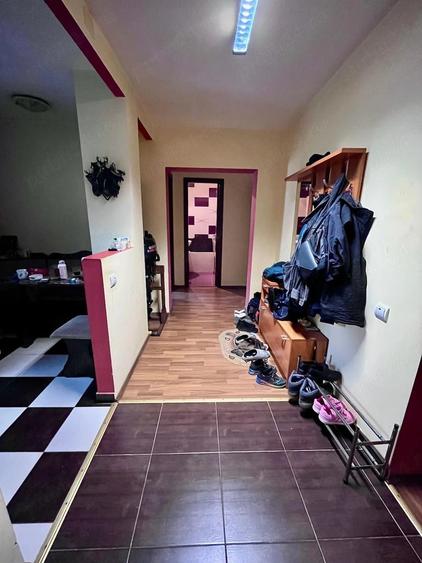 Apartament cu 3 camere decomandat în Craiter