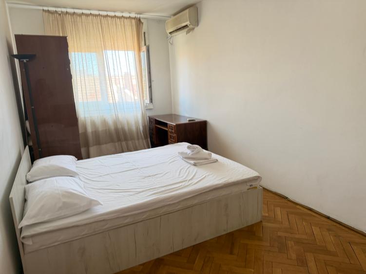 Apartament cu 4 camere decomandat, mobilat în Ultracentral
