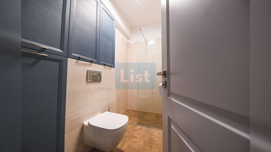 Apartament cu 4 camere decomandat în Central