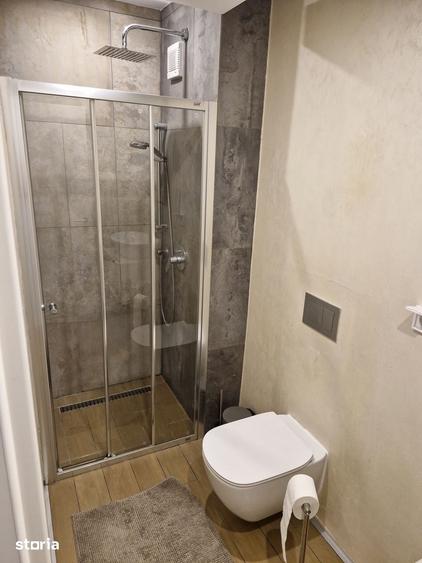 Apartament cu 3 camere în Tractorul