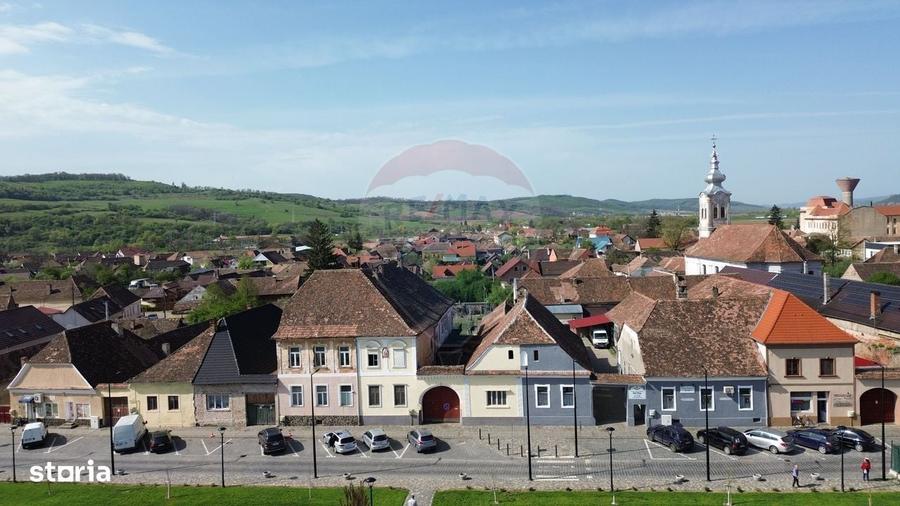 Casă cu 4 camere cu Teren 317 Mp în Central