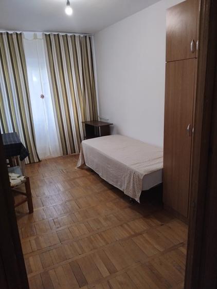Apartament cu 3 camere decomandat în Canta