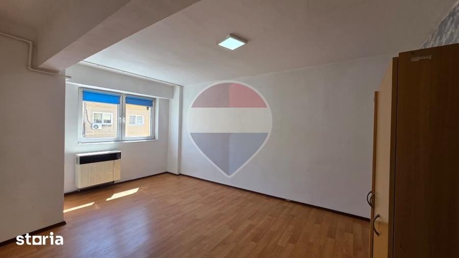 Apartament cu 4 camere în Vitrometan