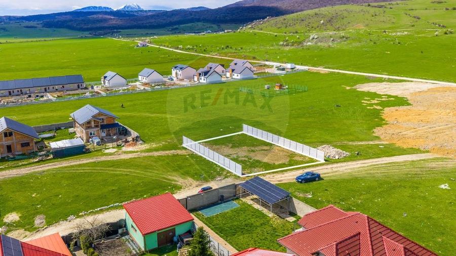 Teren Construcții intravilan de 500 mp, în Nord-Vest