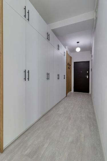 Apartament cu 3 camere decomandat, mobilat în Decebal