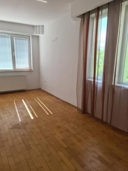 Casă individuală cu 7 camere cu Piscina în Vetiș