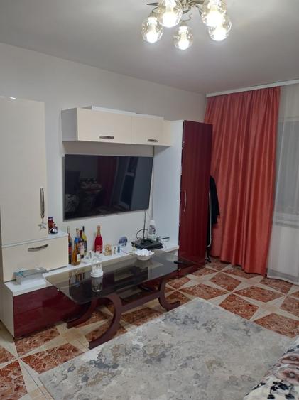 Apartament cu 2 camere semidecomandat în Hipodrom