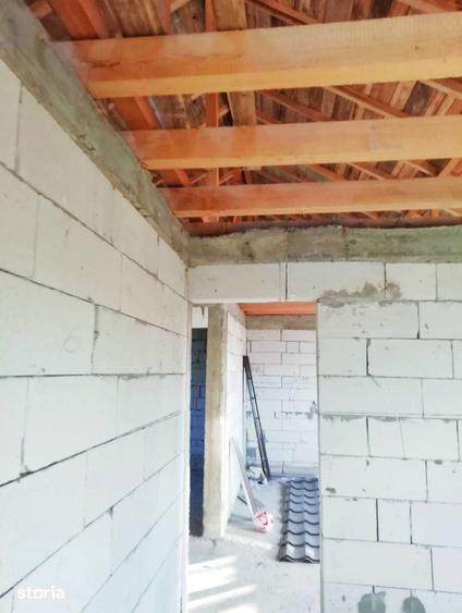 Casă cu 6 camere cu Teren 527 Mp în Lumina