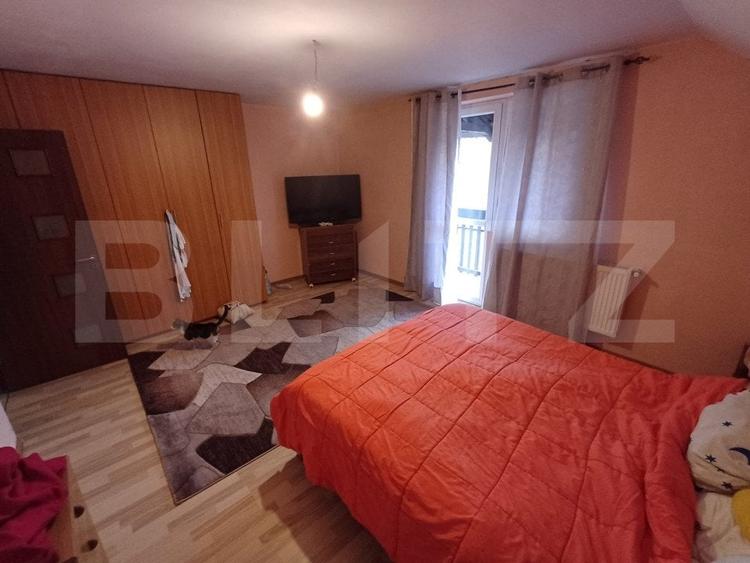 Casă individuală cu 6 camere cu Canalizare în Exterior Est