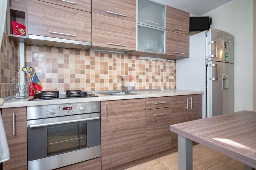 De închiriat apartament cu 3 camere și 2 parcări în Astra - 9