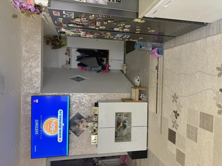 Apartament cu 3 camere decomandat în Florești