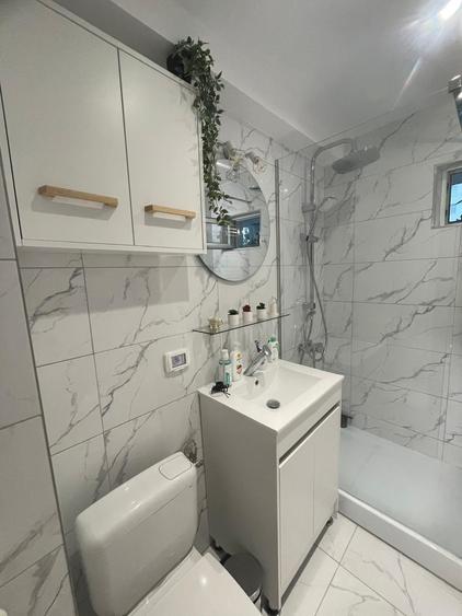 Apartament cu 2 camere decomandat în Bucur Obor