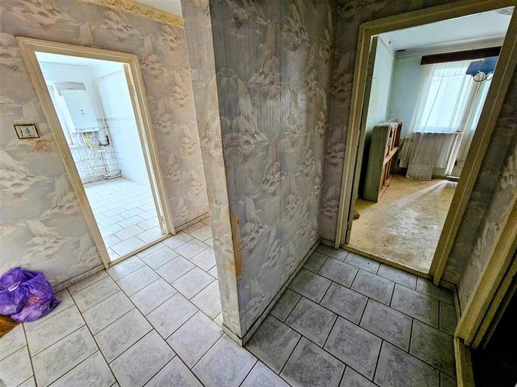 Apartament cu 4 camere decomandat în Viziru 3