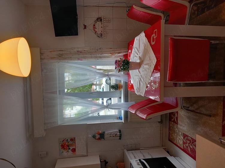 Apartament cu 3 camere decomandat în Lenin
