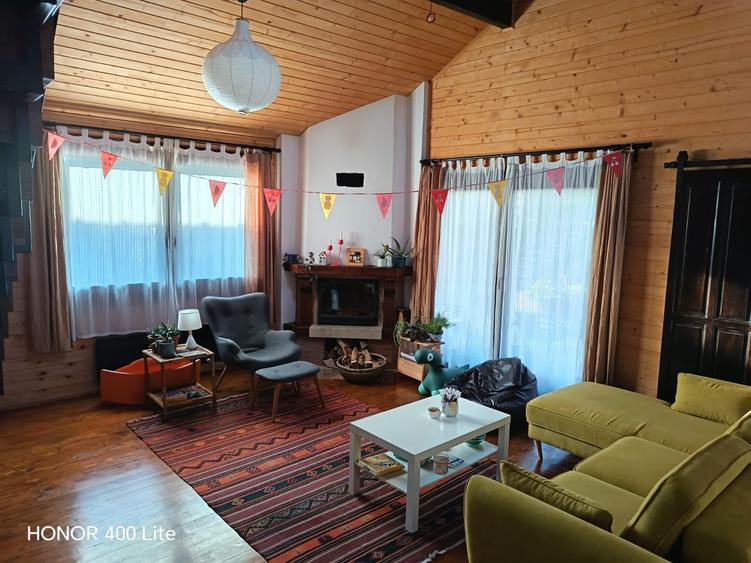 Casă individuală cu 5 camere cu Canalizare în Curteni