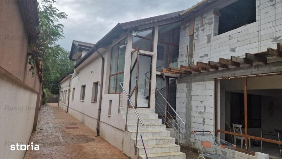 Spațiu comercial, de 800 mp, în Gruiu