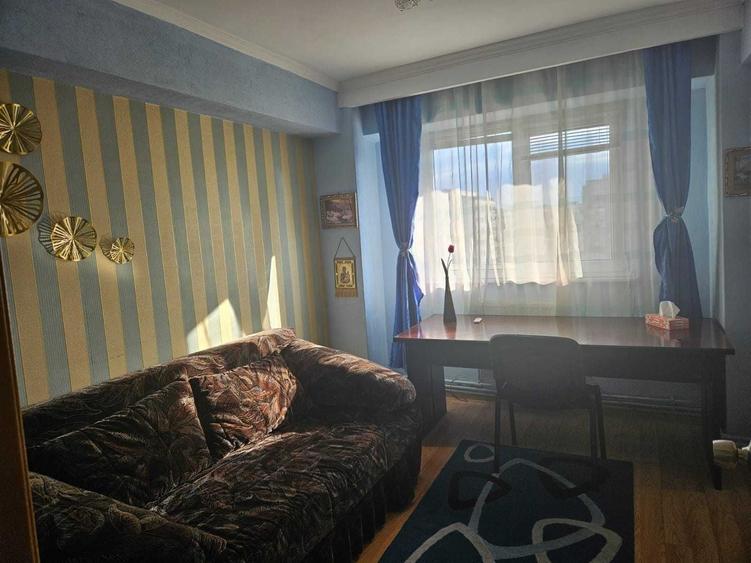 Apartament cu 3 camere decomandat în Ultracentral
