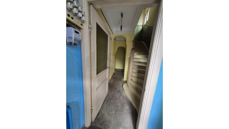 Casă individuală cu 5 camere cu Canalizare în Cotroceni