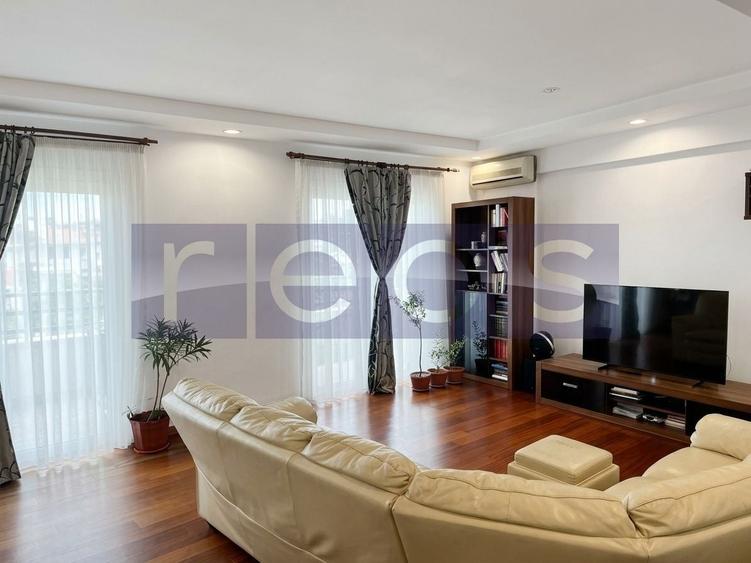 Apartament cu 3 camere decomandat, mobilat în Ștefăneștii de Jos