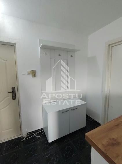 Apartament cu 2 camere nedecomandat în Take Ionescu