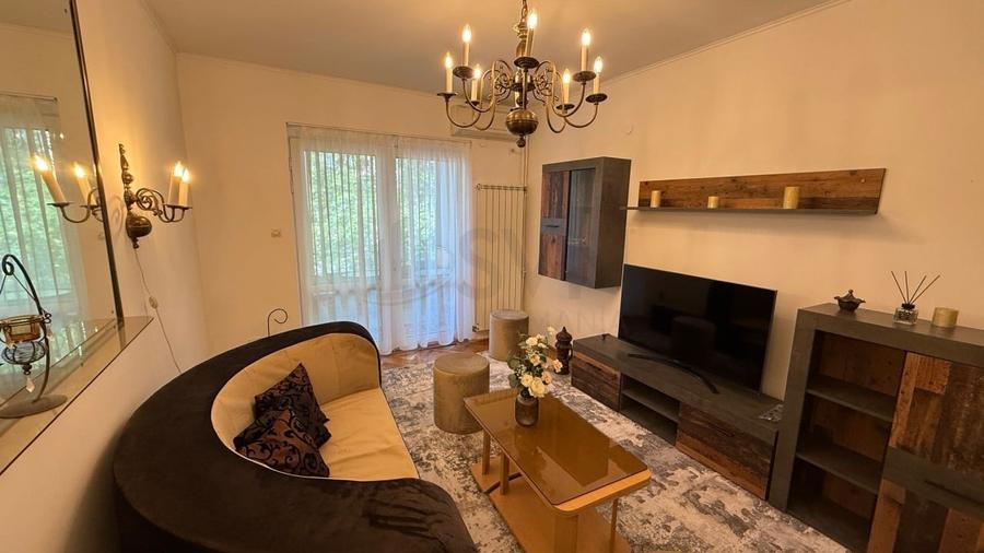 Apartament cu 2 camere decomandat, mobilat în P-ța Amzei