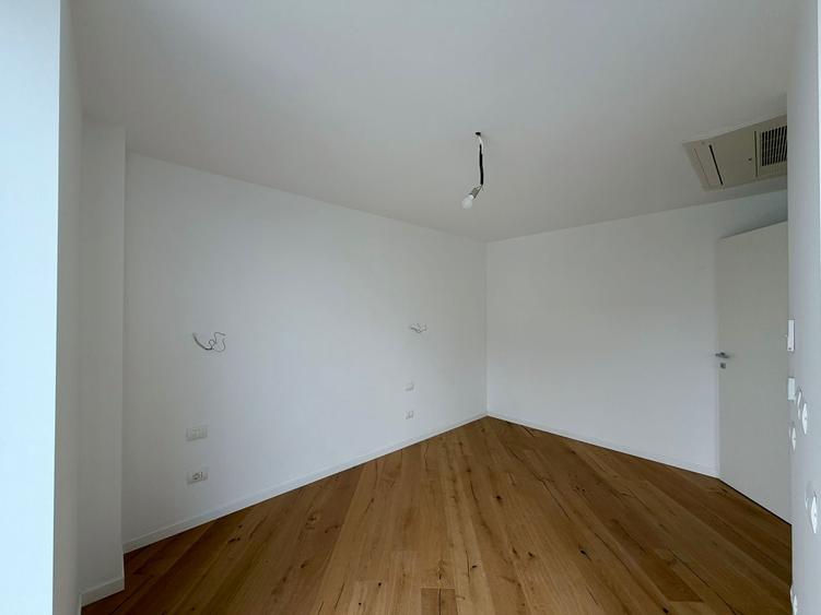 Apartament cu 2 camere semidecomandat în Aviației