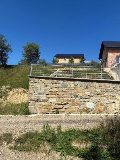Casă cu 4 camere în Vatra Moldoviței