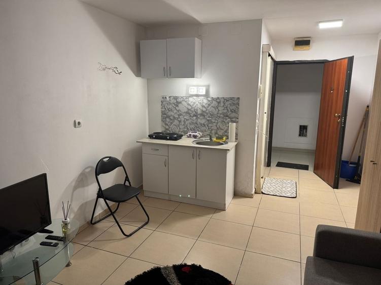 Garsonieră semidecomandată în Vitan
