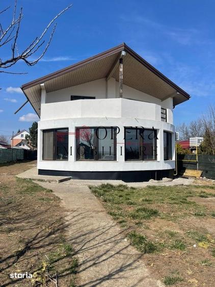 Casă cu 6 camere cu Teren 2252 Mp în Miroslava