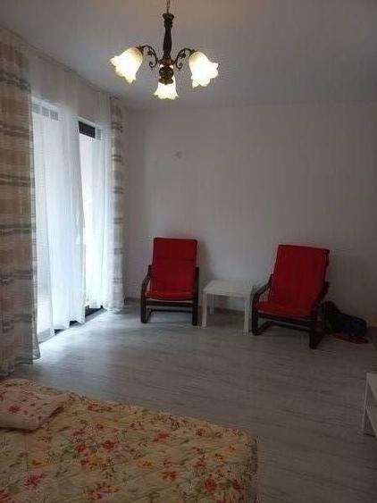 Garsonieră decomandată în Apărătorii Patriei