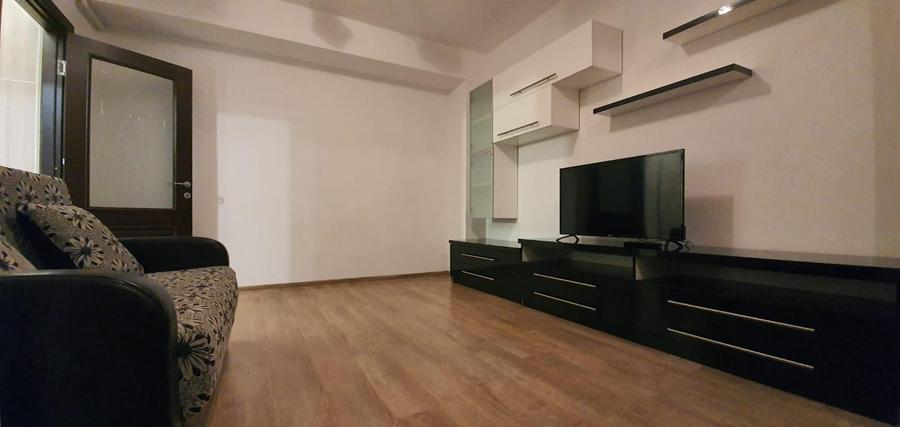 Apartament cu 2 camere, mobilat în Palat