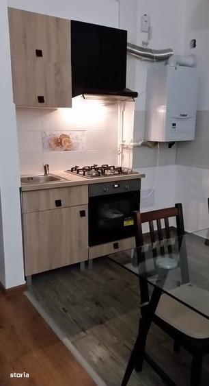 Apartament cu 3 camere în Tractorul