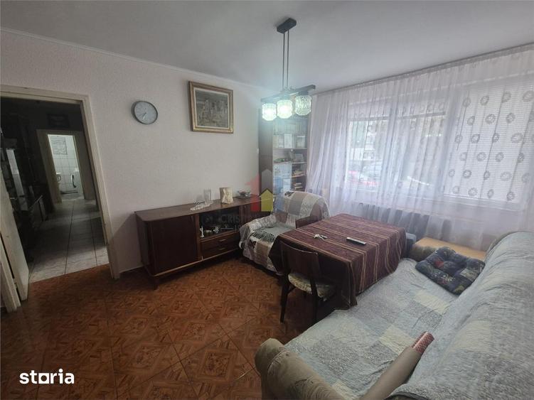 Apartament cu 4 camere semidecomandat în Hipodrom