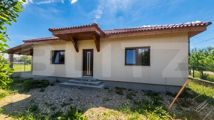 Casă individuală cu 3 camere cu Canalizare în Lazuri
