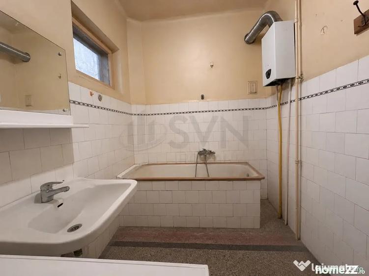 Casă cu 8 camere cu Teren 100 Mp în Alba Iulia