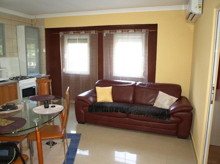 Apartament cu 3 camere decomandat în Complex Studențesc